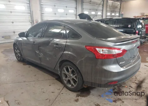 2014 Ford Focus Se z USA, uszkodzony, nr VIN 1FADP3F28EL280351